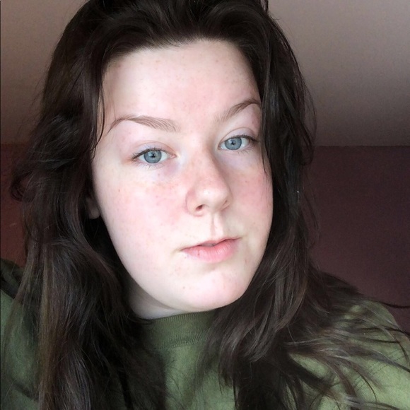 Meet your Posher, Dacey - Picture 1 of 1